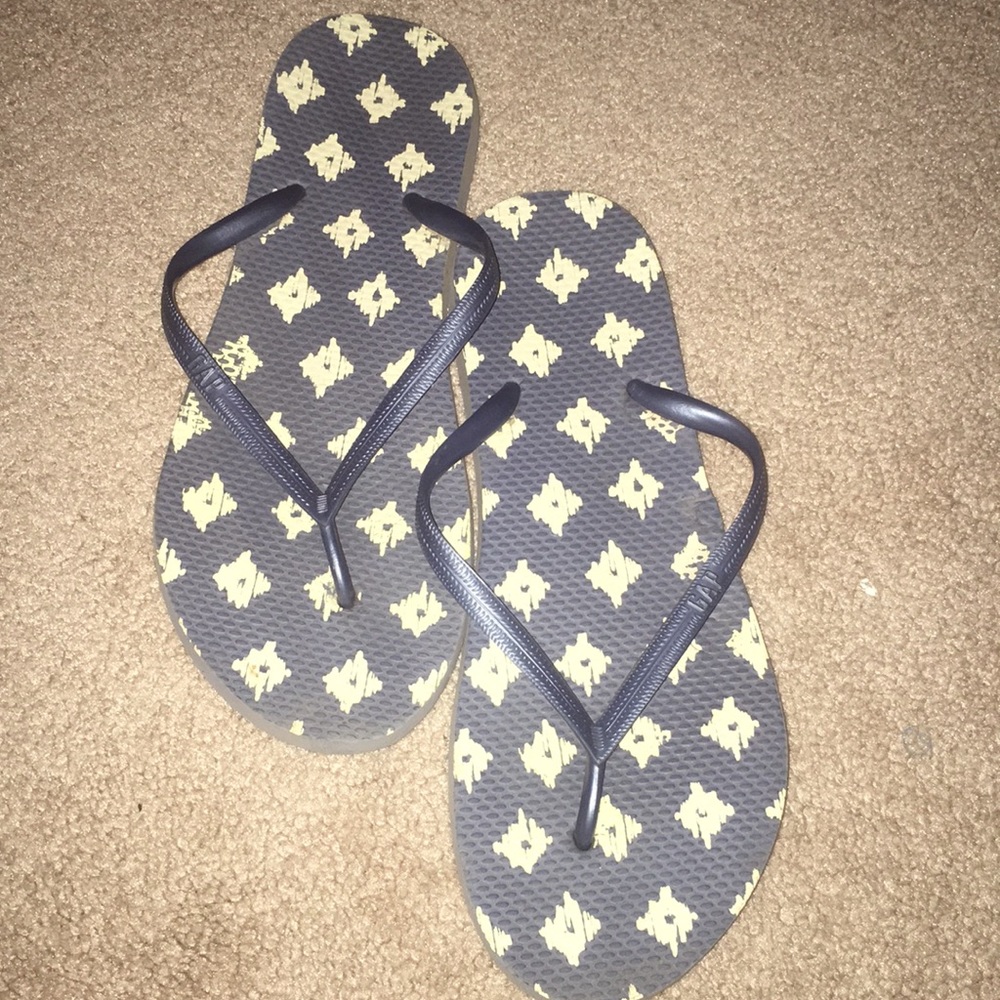 Gap flip flops